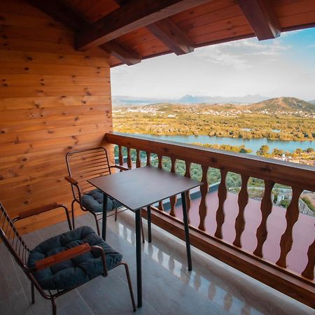 Hotel Shpija E Gjyshit Canaj Εξωτερικό φωτογραφία