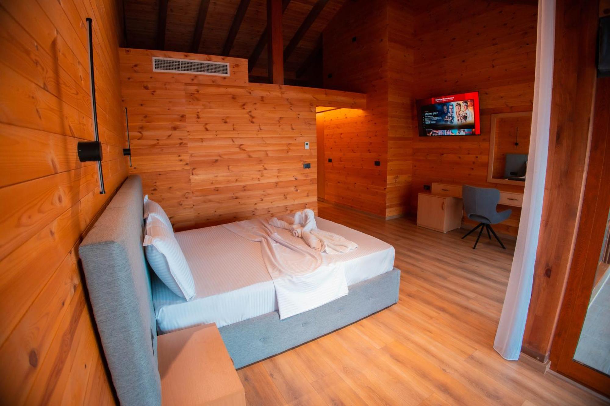 Hotel Shpija E Gjyshit Canaj Εξωτερικό φωτογραφία