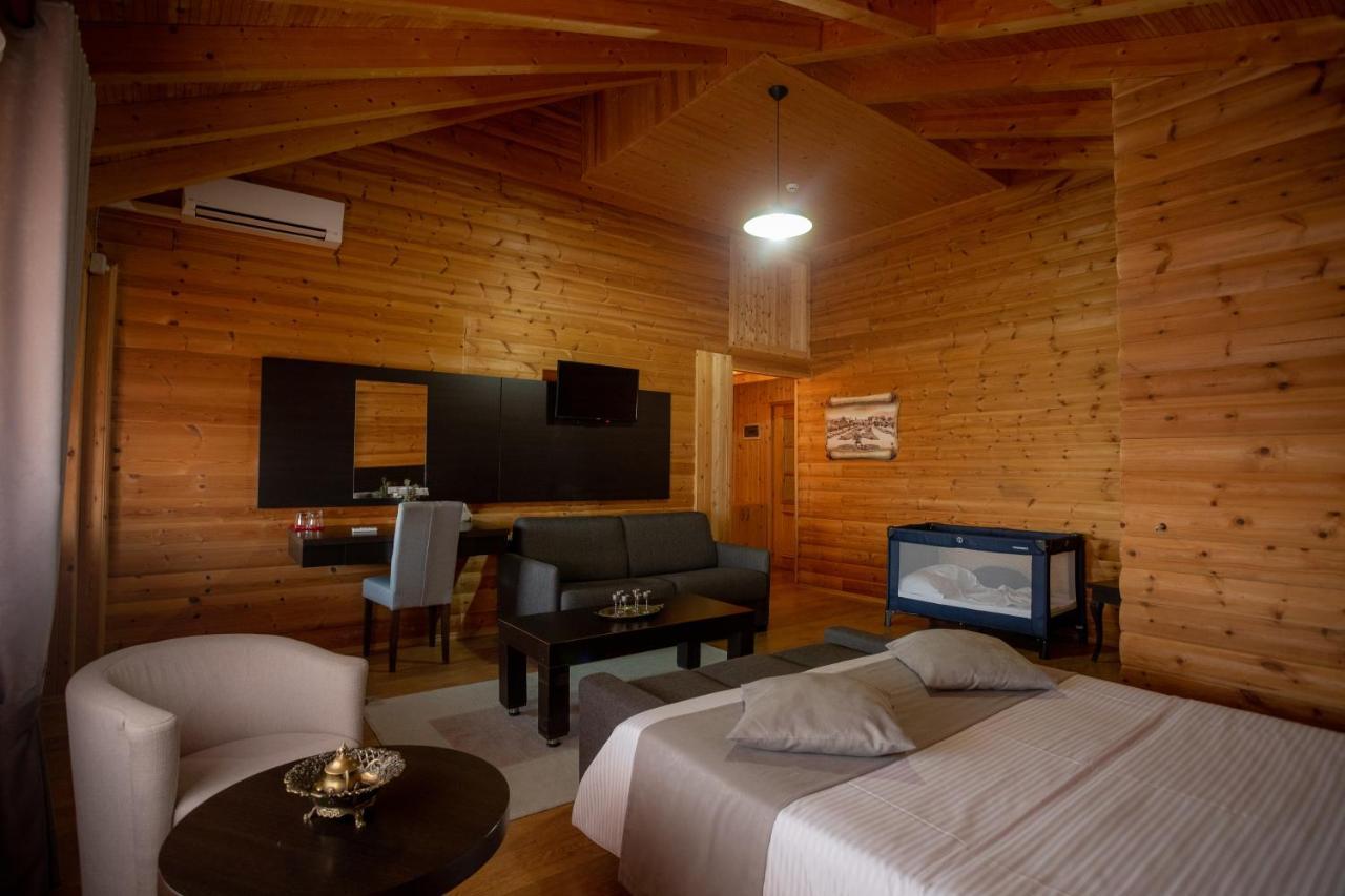Hotel Shpija E Gjyshit Canaj Εξωτερικό φωτογραφία