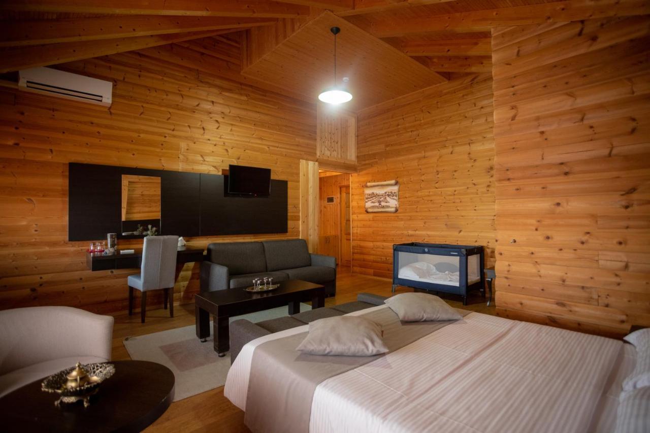 Hotel Shpija E Gjyshit Canaj Εξωτερικό φωτογραφία