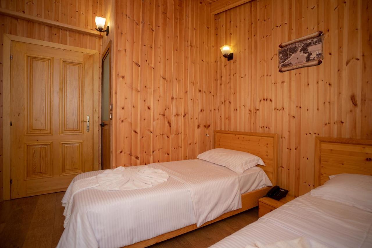 Hotel Shpija E Gjyshit Canaj Εξωτερικό φωτογραφία