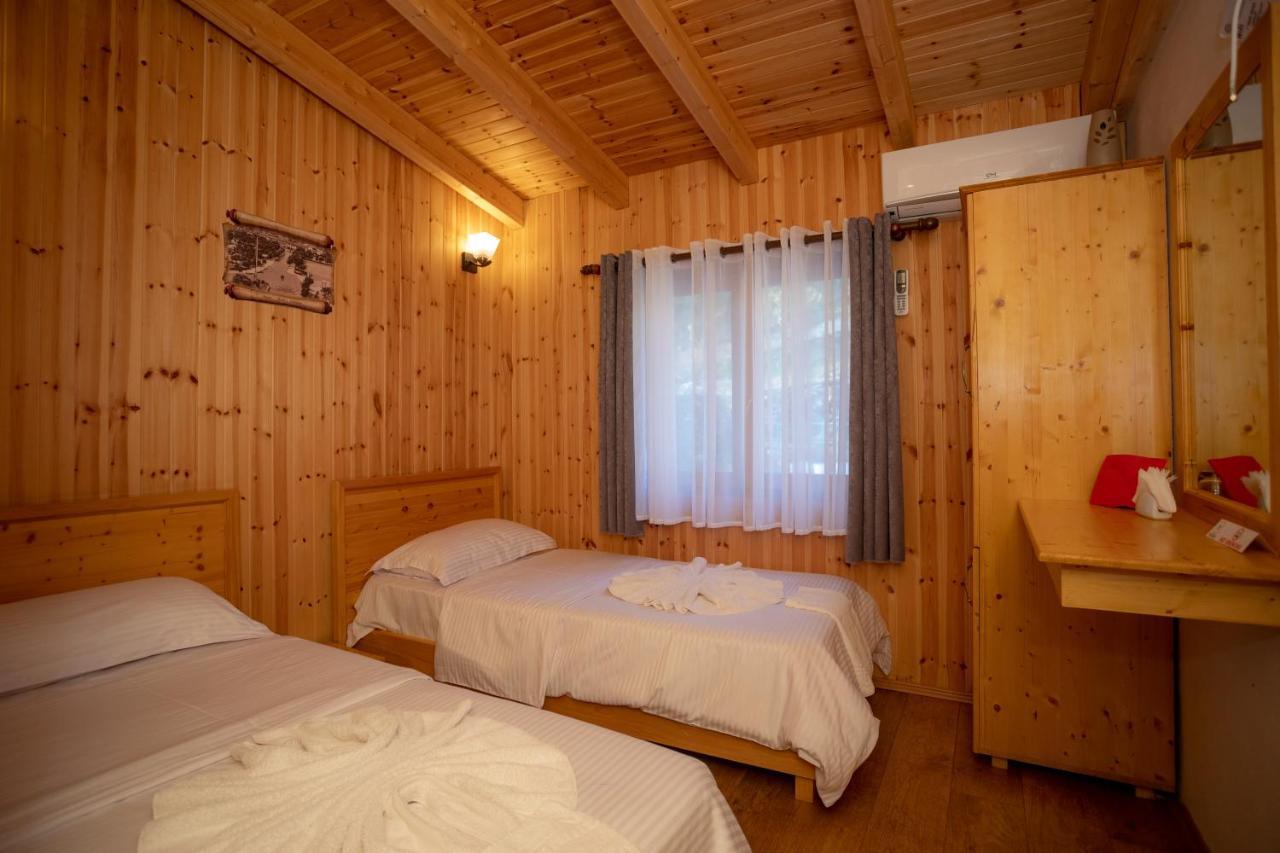 Hotel Shpija E Gjyshit Canaj Εξωτερικό φωτογραφία