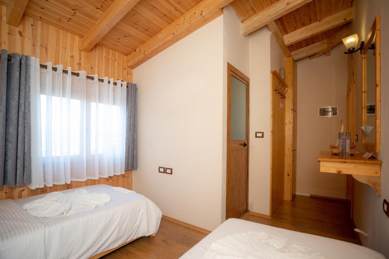 Hotel Shpija E Gjyshit Canaj Εξωτερικό φωτογραφία