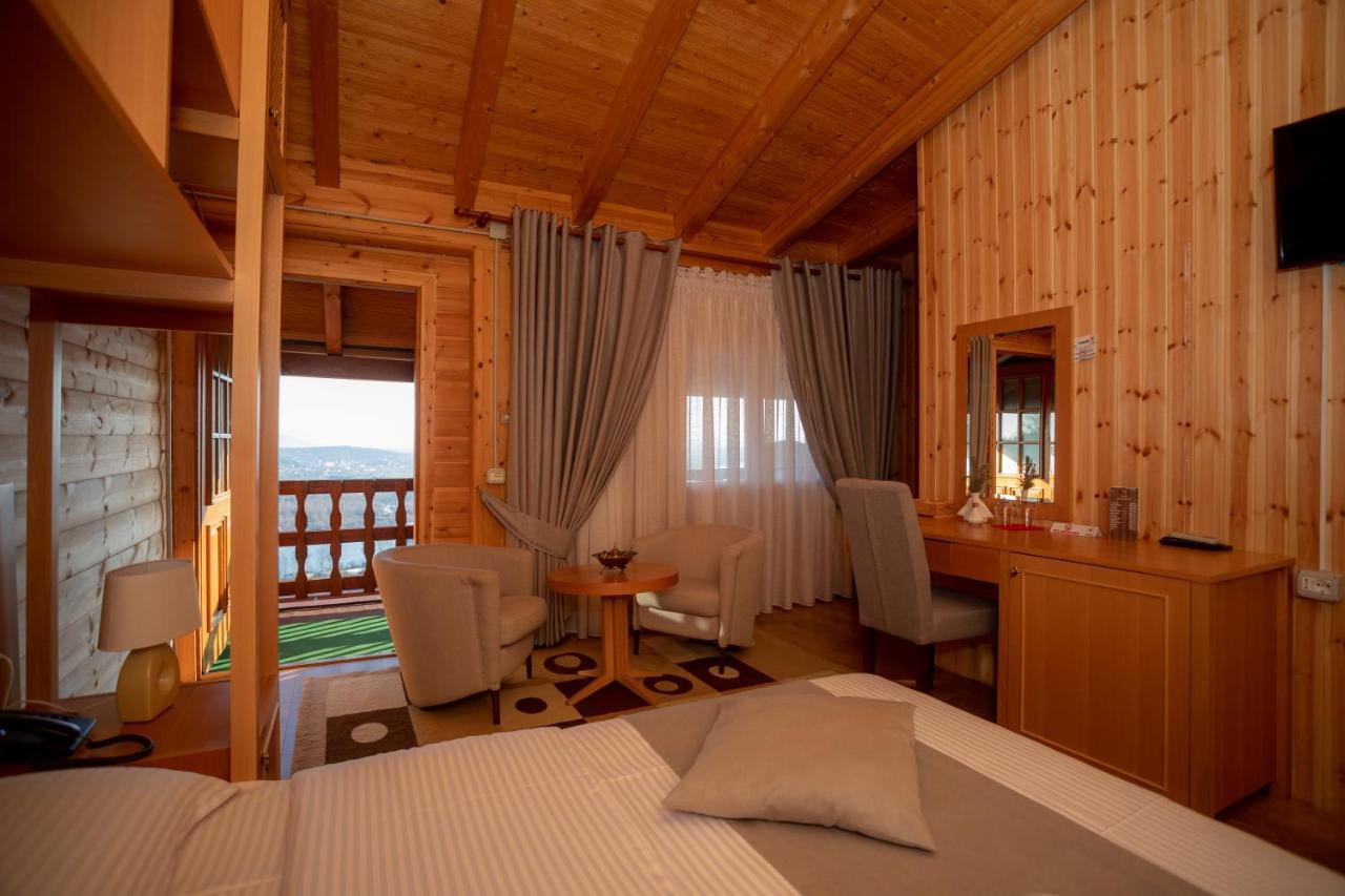 Hotel Shpija E Gjyshit Canaj Εξωτερικό φωτογραφία