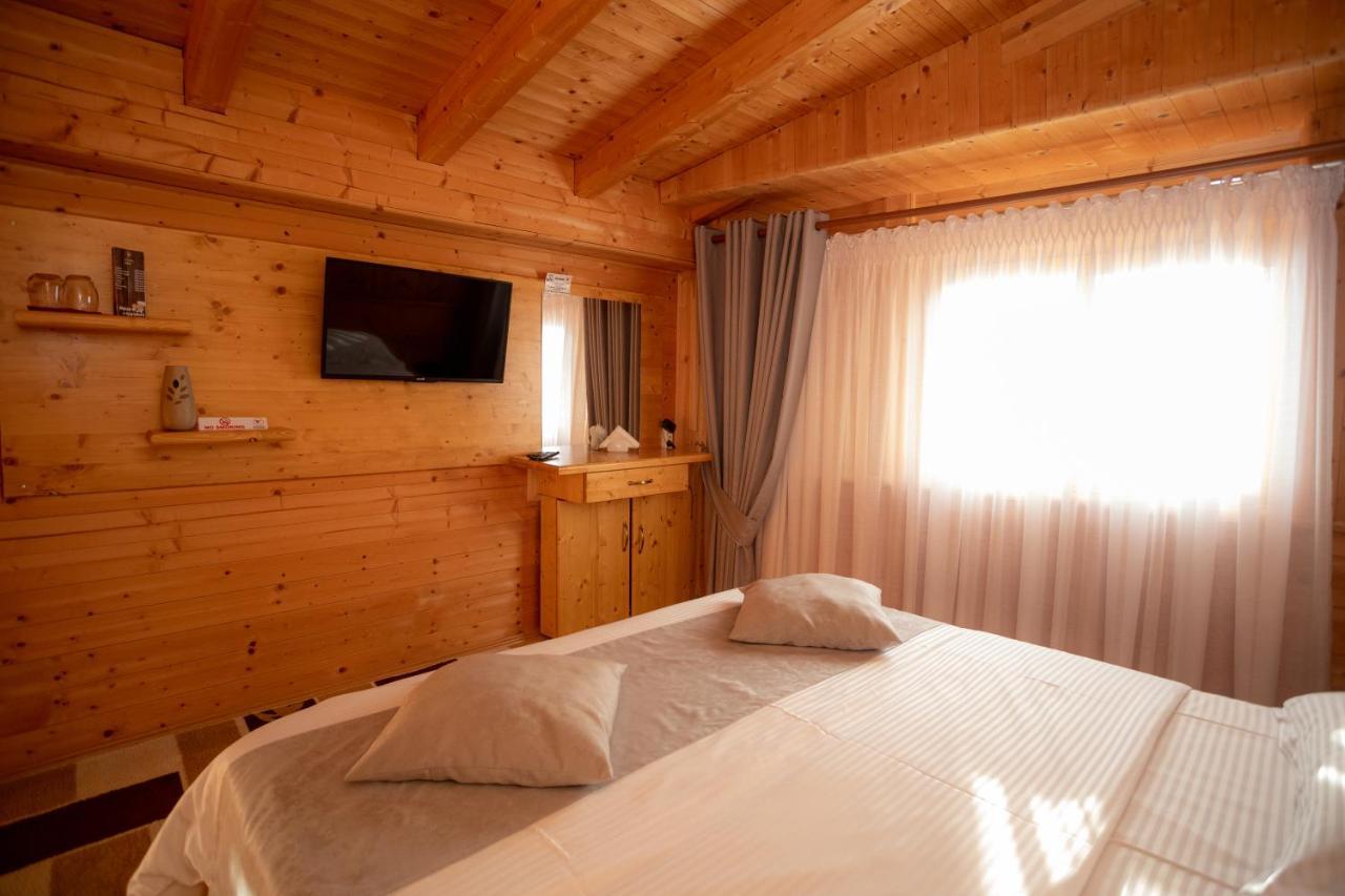Hotel Shpija E Gjyshit Canaj Εξωτερικό φωτογραφία