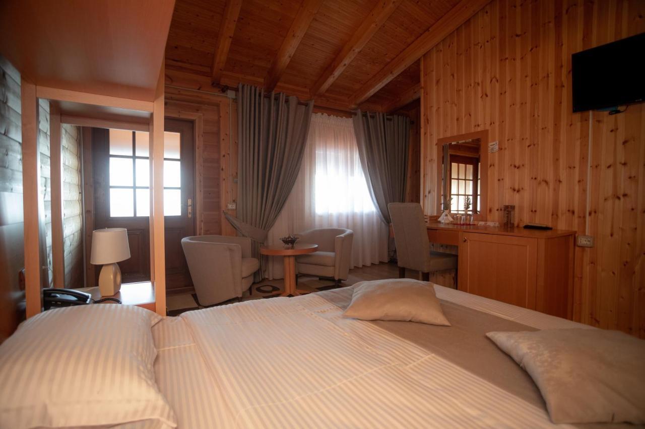 Hotel Shpija E Gjyshit Canaj Εξωτερικό φωτογραφία