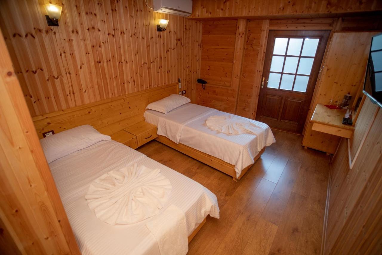 Hotel Shpija E Gjyshit Canaj Εξωτερικό φωτογραφία
